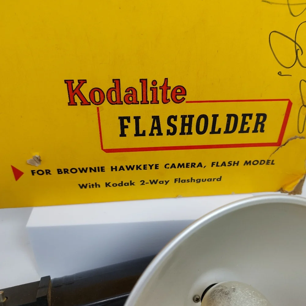 Vtg‎ 50s Kodak Brownie Hawkeye Flash Model Camera w/ Original Box & Flasholder